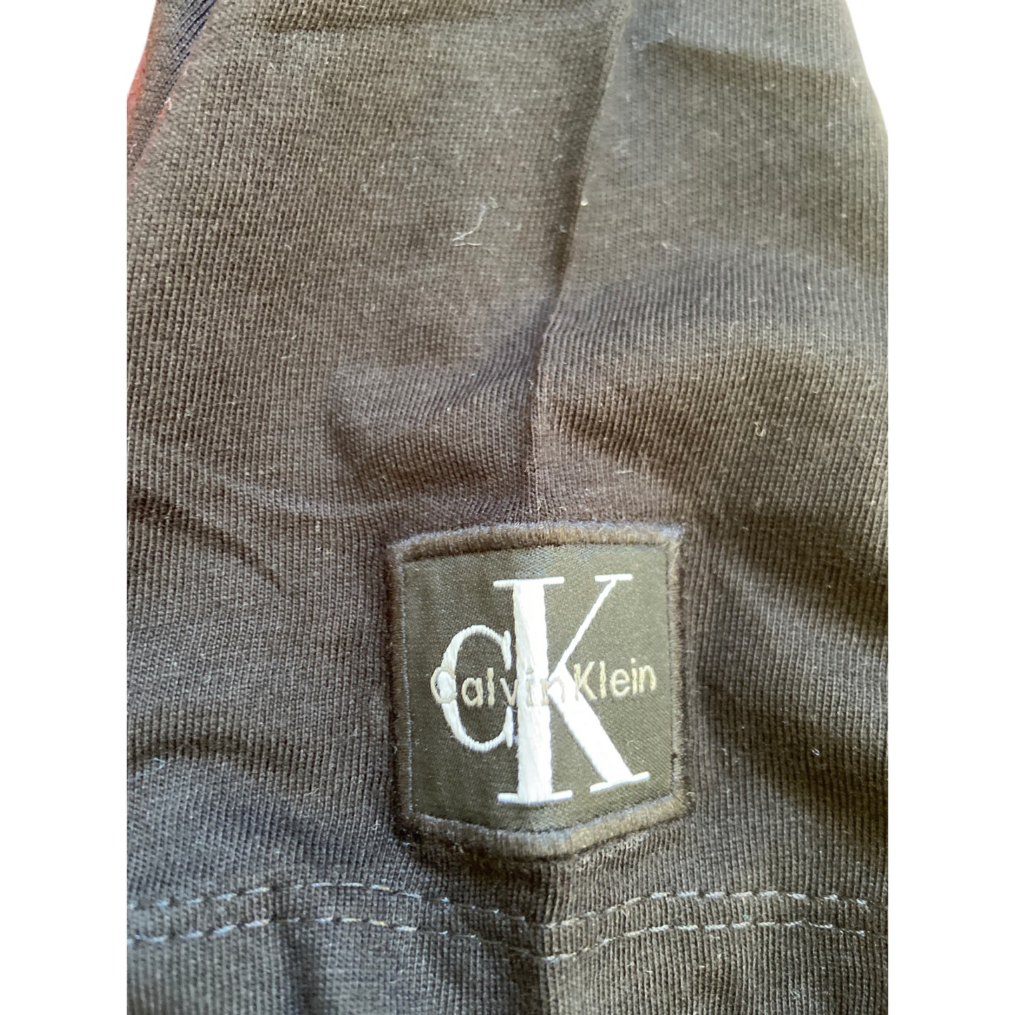 T-Shirt Calvin Klein Jeans Enfant Noir – T-Shirt Logo Relief Rouge Manches Courtes