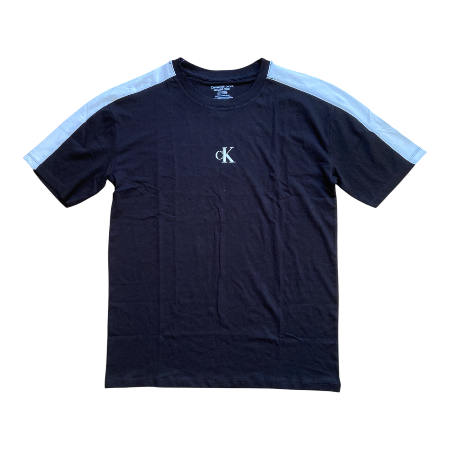 T-Shirt Calvin Klein Jeans Enfant Noir – Logo CK Blanc & Liserés Contrastés
