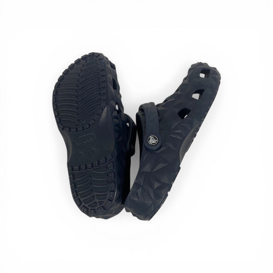 Crocs Noires Unisex à Motif Géométric – Sabots Confort Premium avec Bride Ajustable