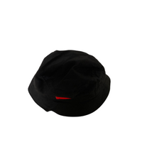 Bob HUGO Noir avec Patch Logo Rouge