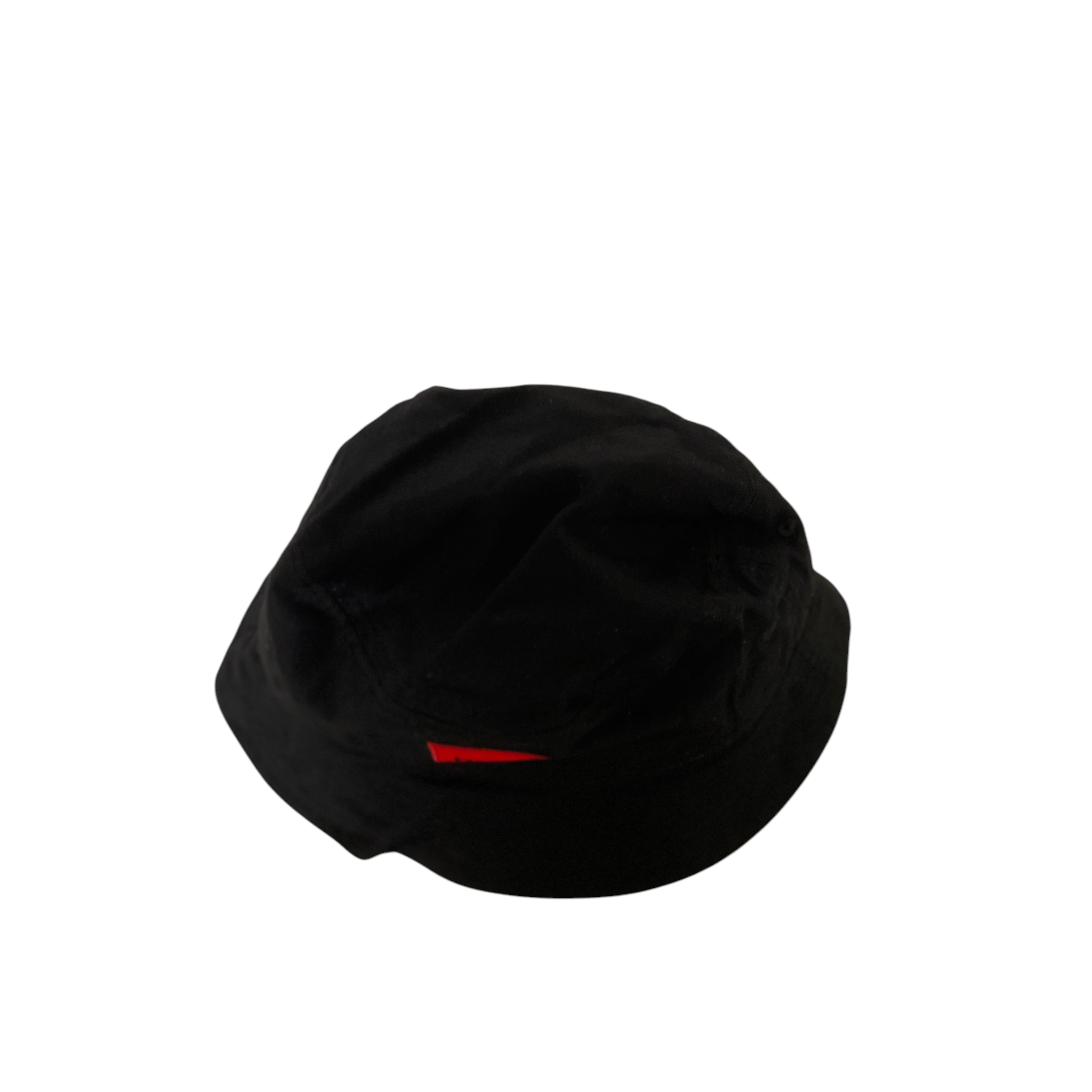 Bob HUGO Noir avec Patch Logo Rouge