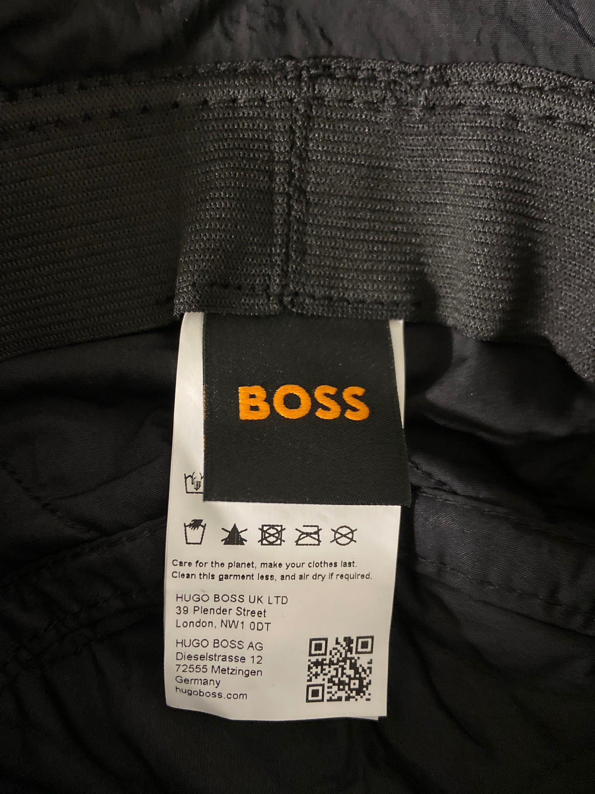 Bob BOSS Noir Matelassé avec Étiquette Logo
