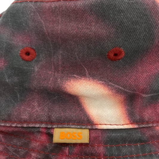 Bob BOSS Imprimé Bordeaux – Bucket Hat Homme Premium