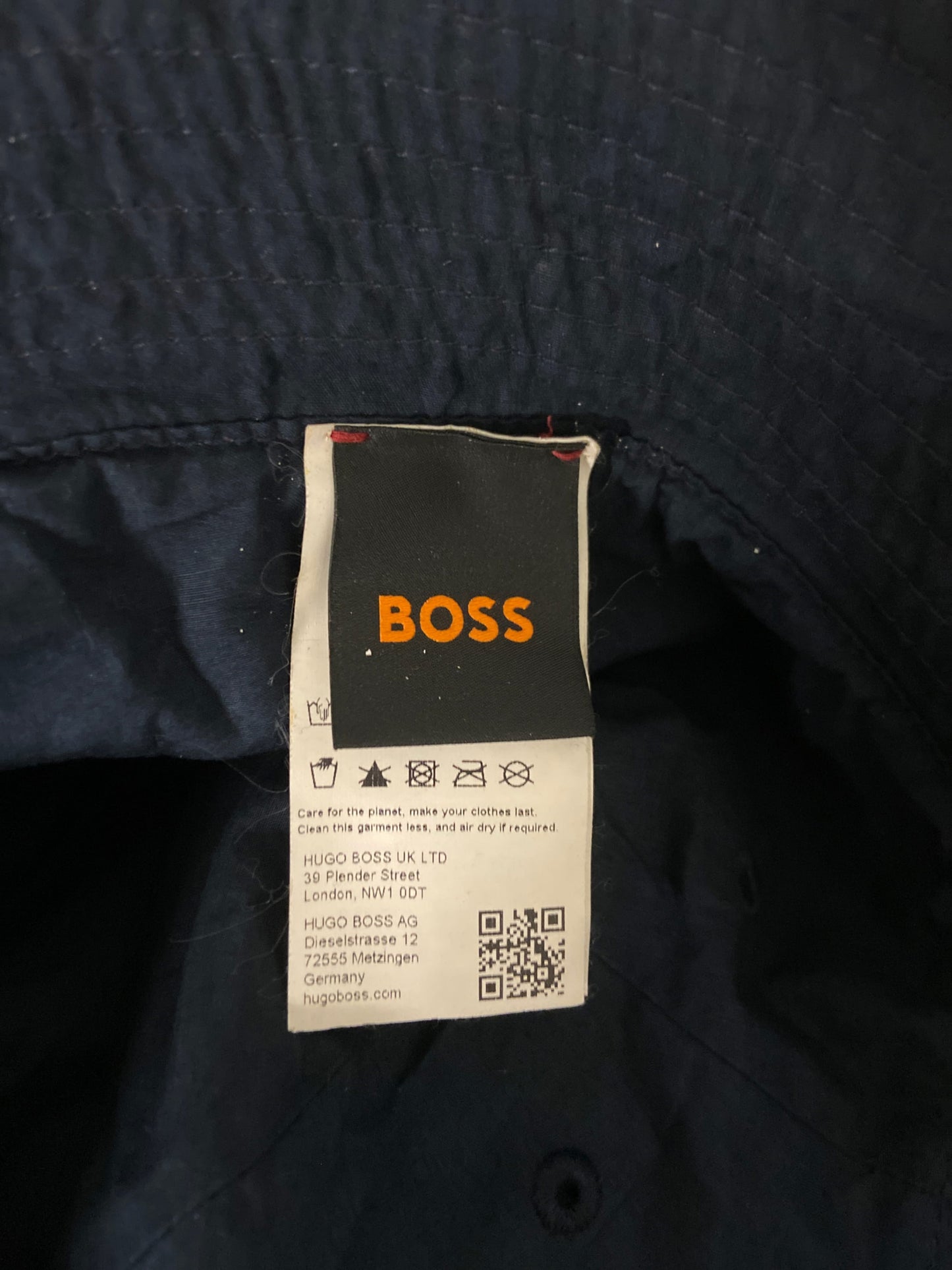 Bob BOSS Imprimé Bordeaux – Bucket Hat Homme Premium