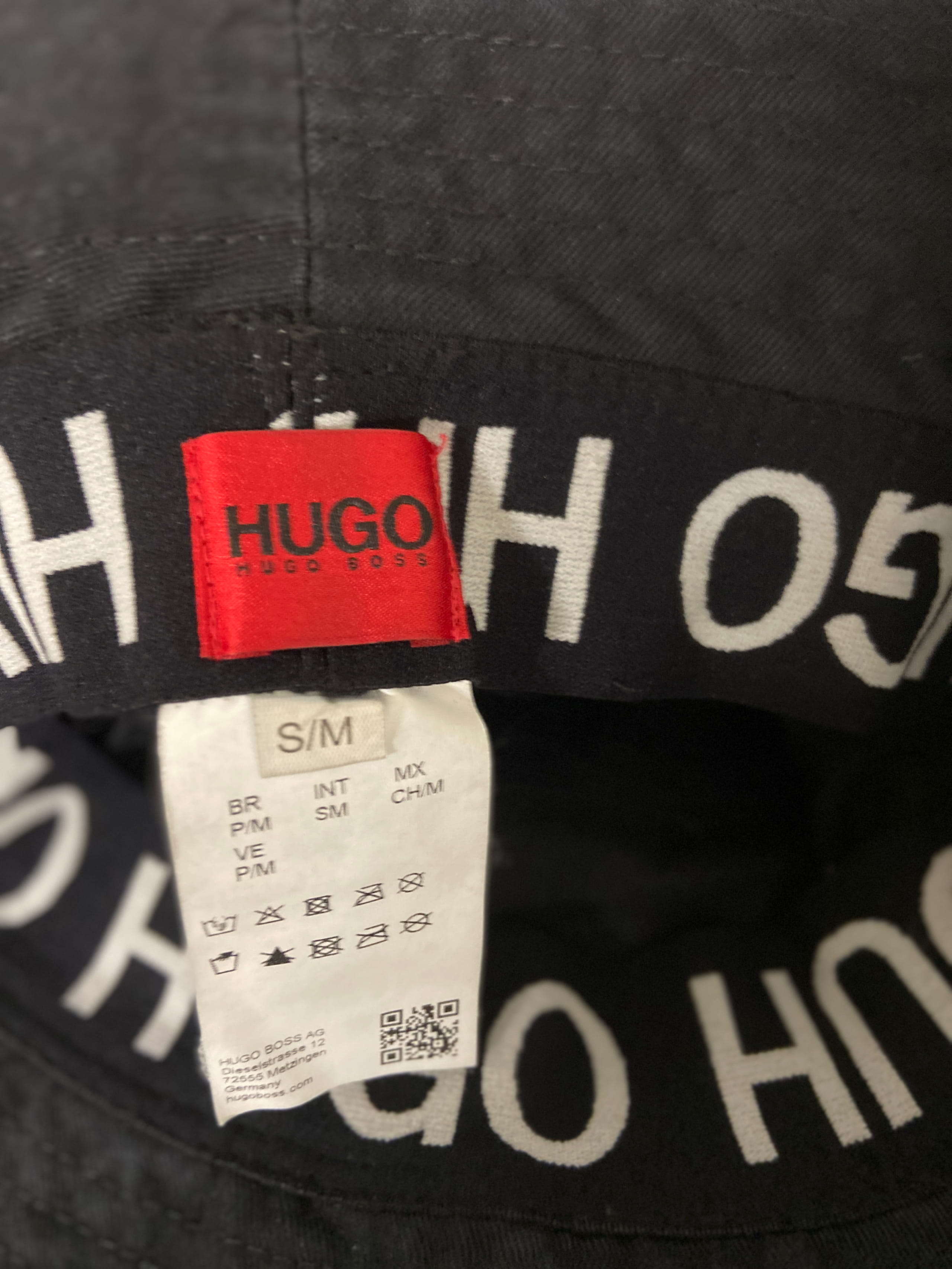 Hugo logo bucket hat in black