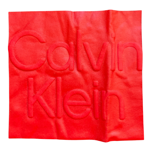T-Shirt Calvin Klein Jeans Enfant Noir – T-Shirt Logo Relief Rouge Manches Courtes