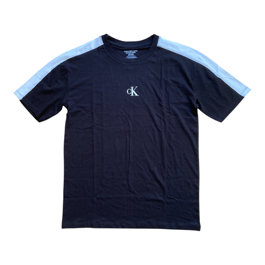 T-Shirt Calvin Klein Jeans Enfant Noir – Logo CK Blanc & Liserés Contrastés